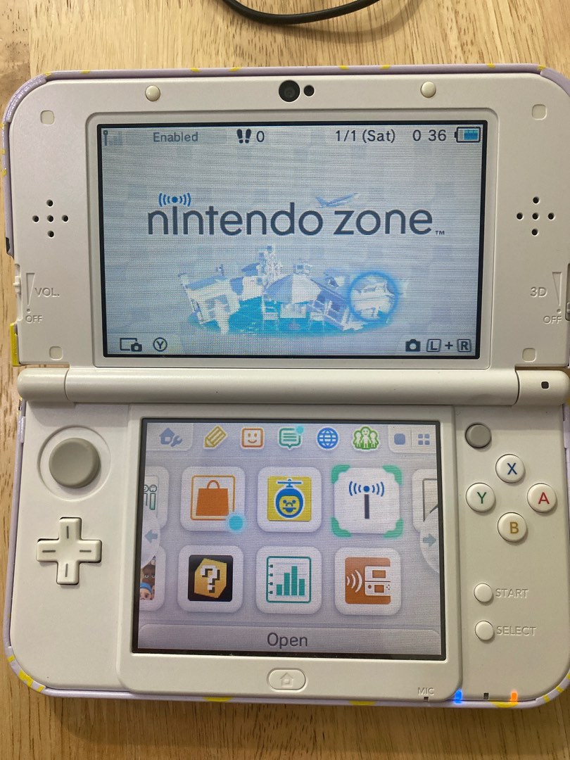 White Nintendo 3DS XL + Super Smash Bros, Video Gaming, Video Games