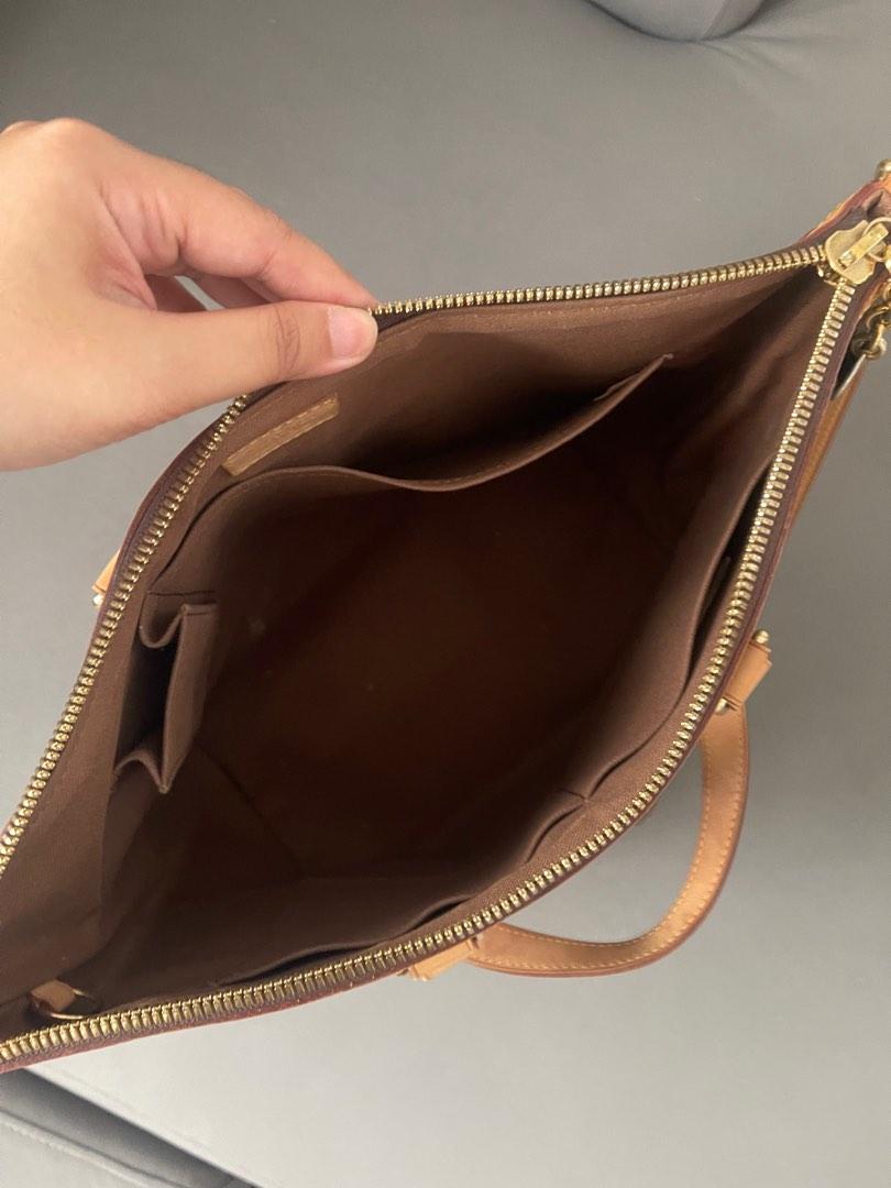 Preloved Louis Vuitton Bag (Category: Luxury Bags & Wallets) located in Pasig City. Submitted by rrionda.22 (Listing ID 1188281923, Image 3). Description: Preloved Louis Vuitton Bag Palermo GM Lightly used, see photos on each slide. Slightly nego Laguna or Pasig area .