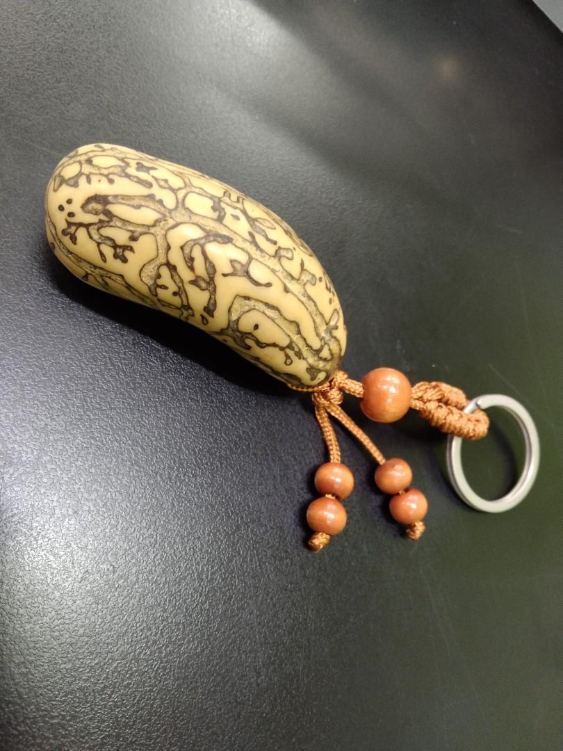 Rare Thousand Eyes Bodhi Seed Key Chain free delivery, Women's Fashion,  Watches & Accessories, Other Accessories on Carousell