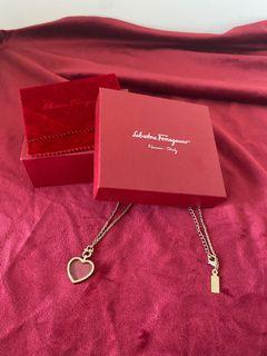 Salvatore Ferragamo 玻璃愛心項鍊