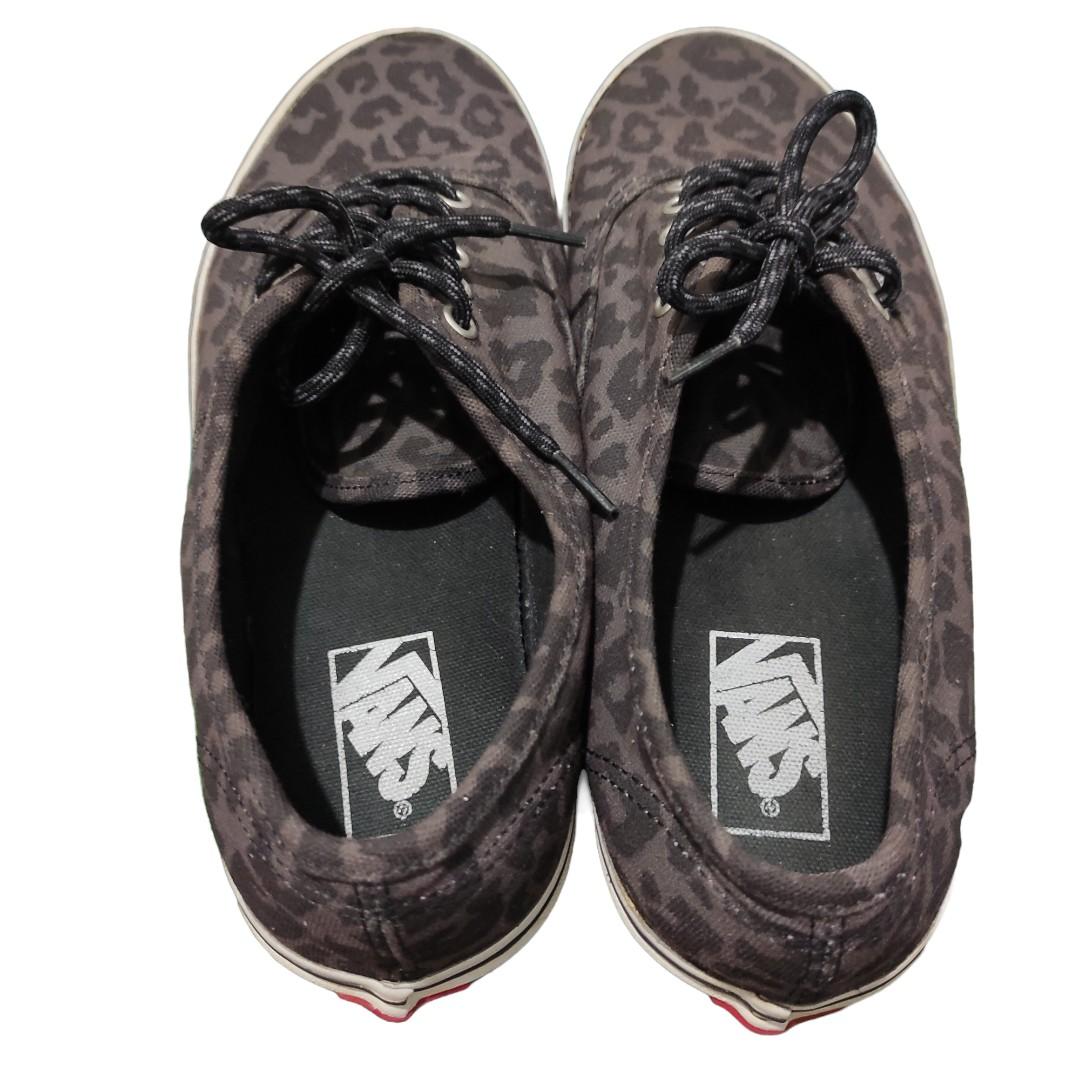 Sepatu vans leopard outlet hitam