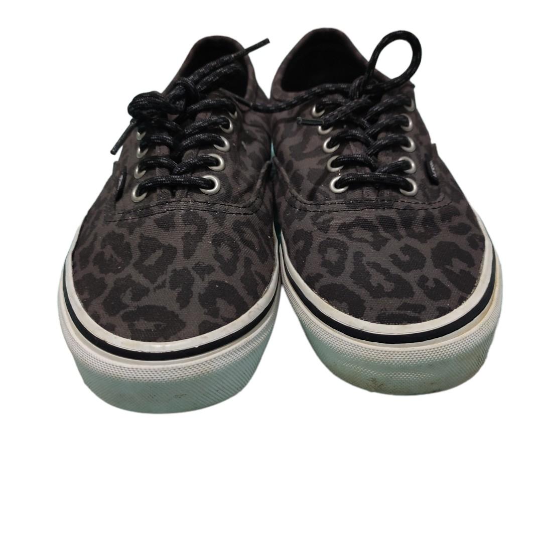 Sepatu vans leopard hitam 2025