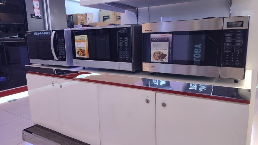 SHARP MICROWAVE OVEN (Category: Ovens & Toasters) located in Quezon City. Submitted by maryann5721 (Listing ID 1188337431, Image 2). Description: 👉 SHARP INVERTER MICROWAVE OVEN MODEL R380F(S)33L SRP 9,998 CASH 7,698 MODEL R390Y(ST) 33L SRP 10,998 CASH 8,698 MODEL R72A(S) NON INVERTER SRP 5,698 CASH 5,298 Brand new and sealed with warranty and receipt 7 days replacement 1 yr warranty on parts and service Pick up / Viewing in the store located in