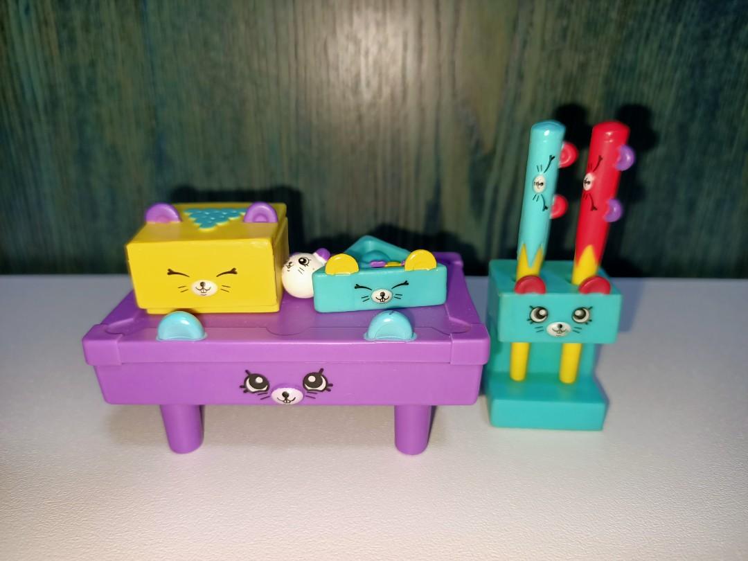 Shopkins happy store places pool set