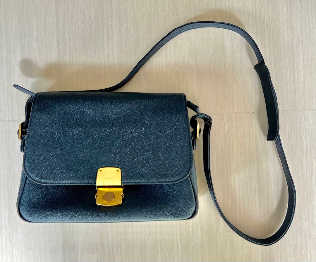 Sia stewardess sling bag outlet