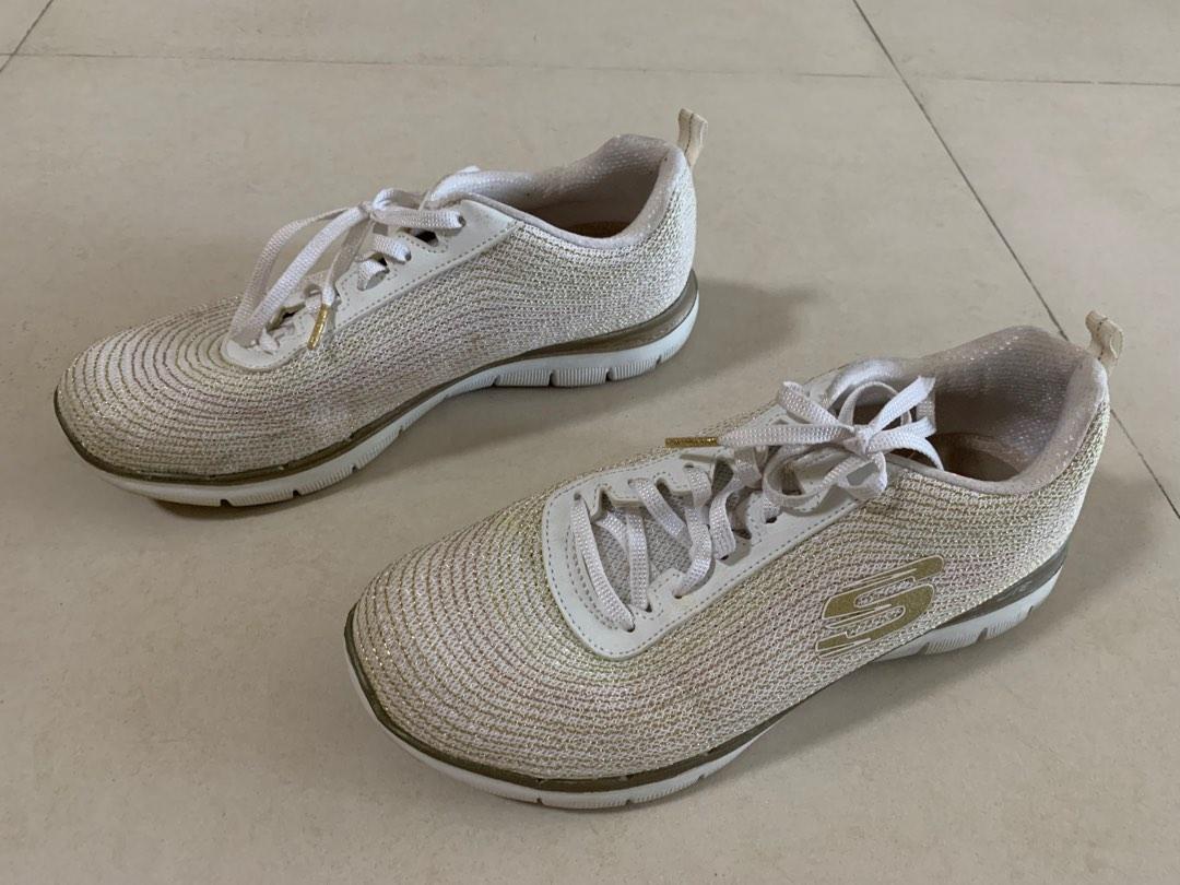 Skechers Memory Foam, Women's Fashion, Footwear, Sneakers on Carousell