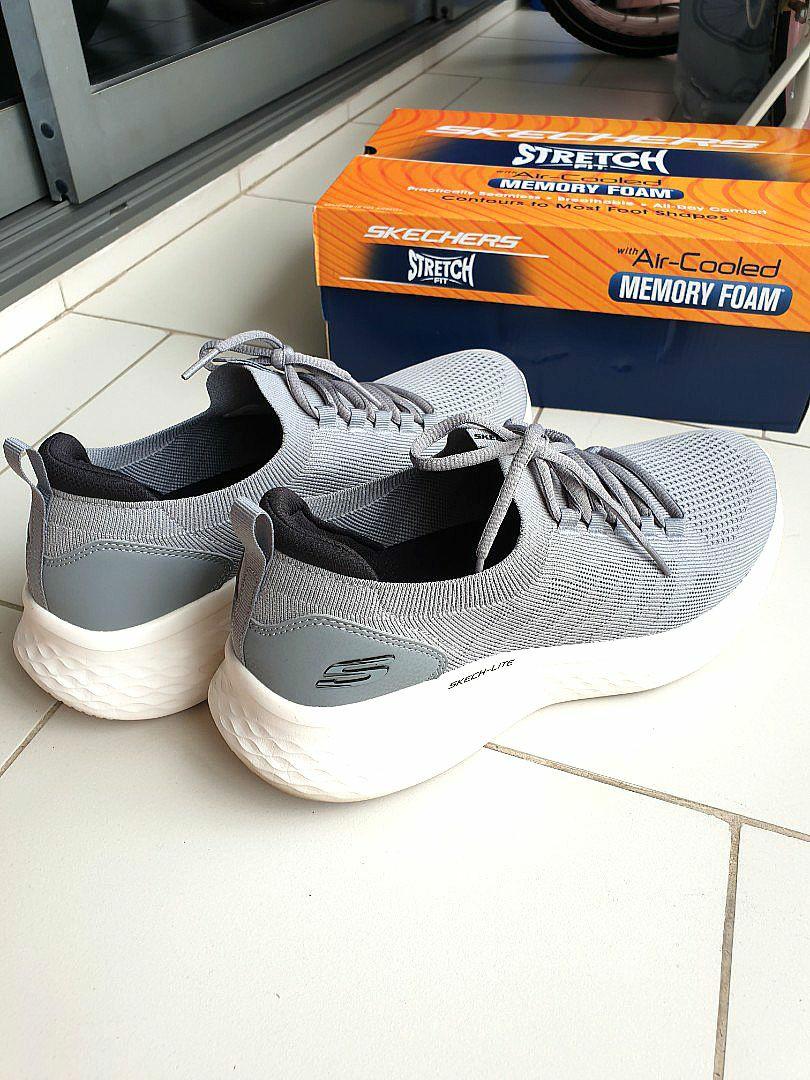 Stretch store skechers sneakers