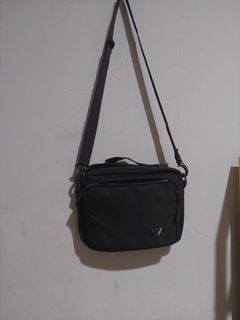 (Kategori: ) berada di . Dikirim oleh taurusea13 (ID iklan 1188247318, Gambar 1). Deskripsi: .