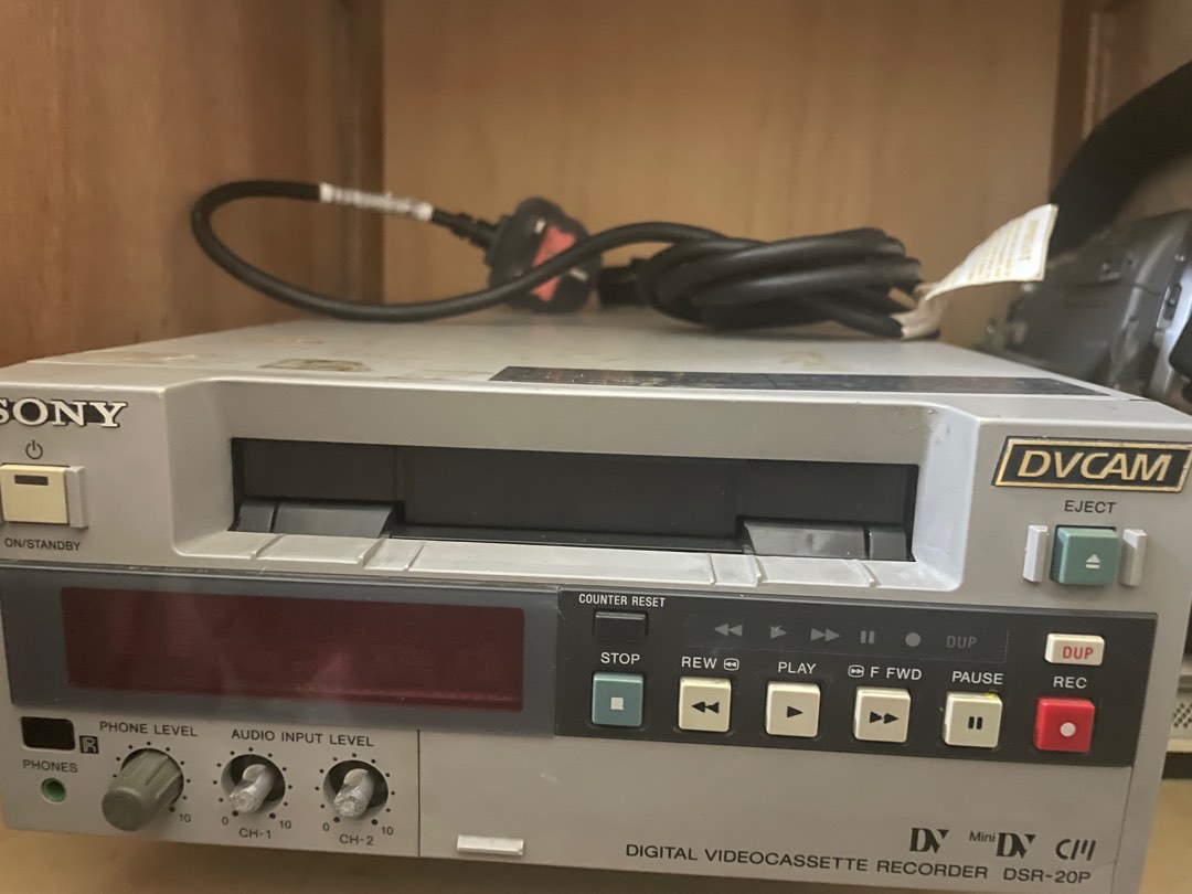 SONY DSR20 Dvcam Minidv deck digital cassette recorder, TV & Home Appliances, TV