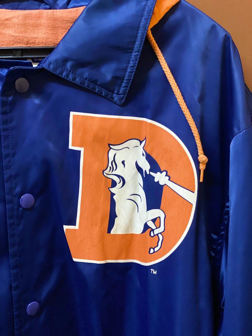 Starter jacket (Category: Coats, Jackets and Outerwear) located in Kuala Lumpur. Submitted by bundlepit (Listing ID 1188313807, Image 2). Description: Starter coach jacket condition 9/10 size L.