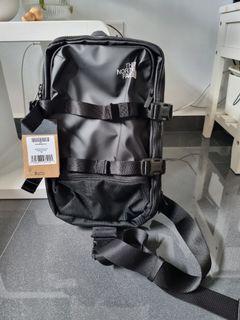The North Face Commuter Pack Alt Carry Black, Brand New