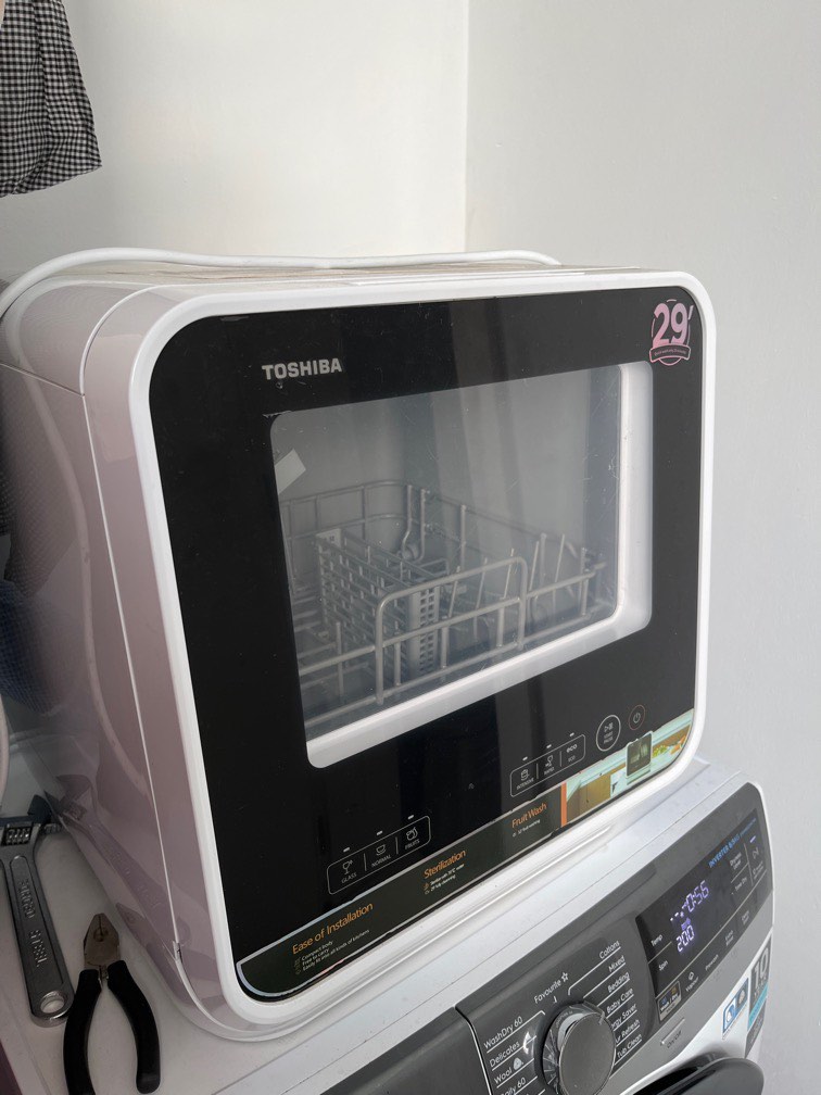 Toshiba table top dishwasher, TV & Home Appliances, Kitchen Appliances