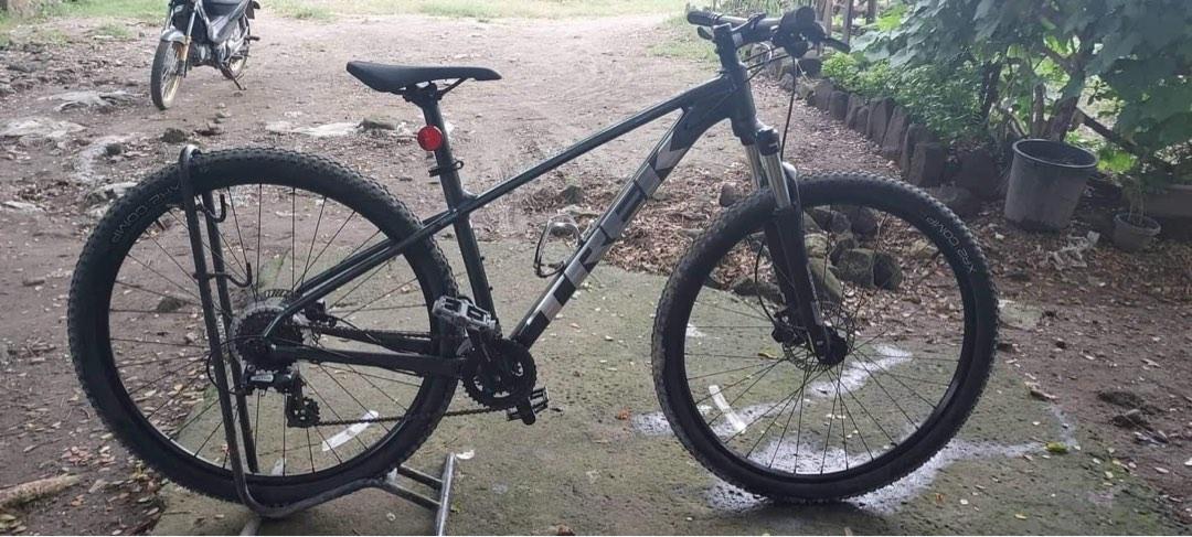 TREK MARLIN 5 - BIKE ORIGINAL, Sports Equipment, Bicycles & Parts