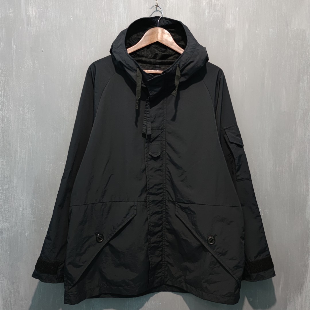 UNIQLO WINDBREAKER, Men's Fashion, Coats, Jackets and Outerwear on ...