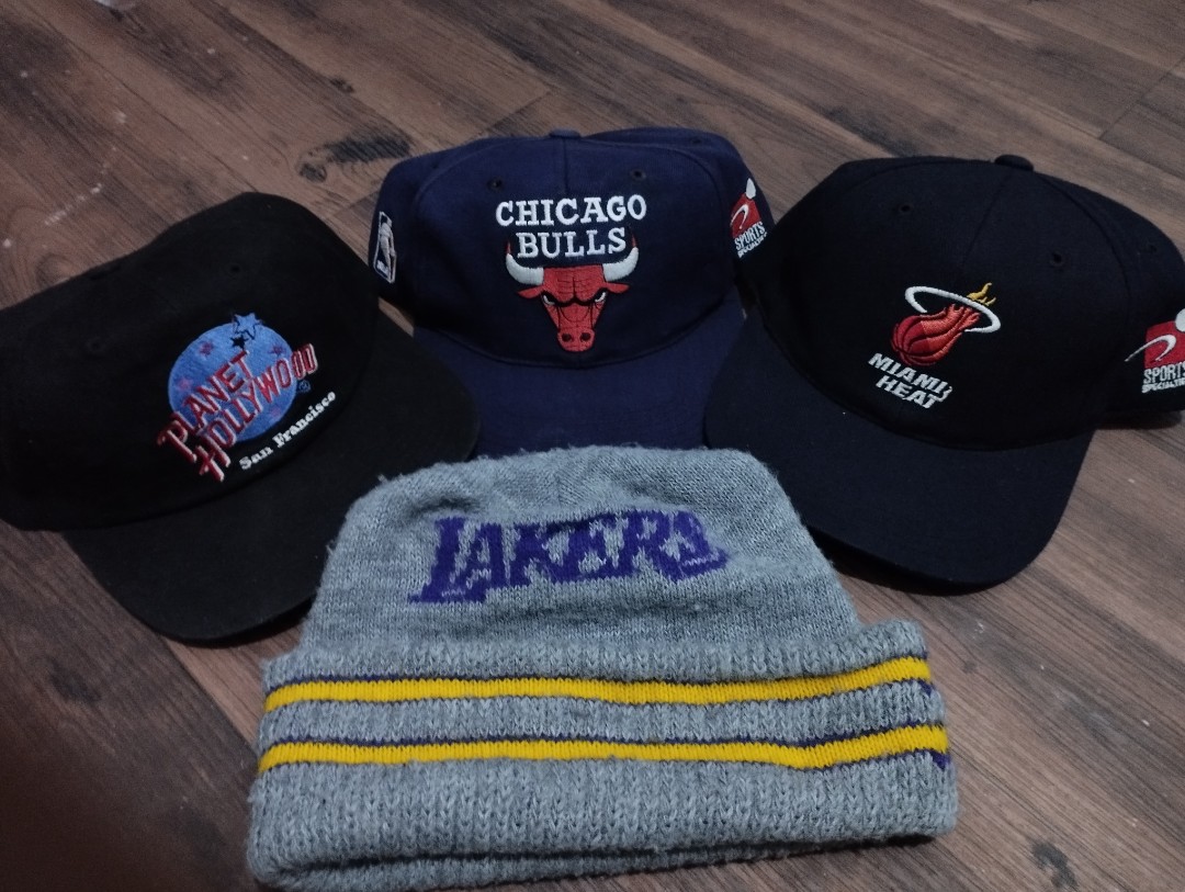 Vintage Snapbacks Sports Specialties ETC, Men's Fashion, Watches