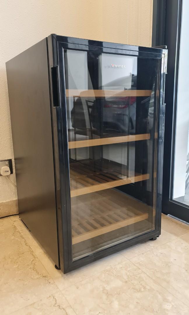 Vintec wine chiller (30 bottles), TV & Home Appliances, Kitchen