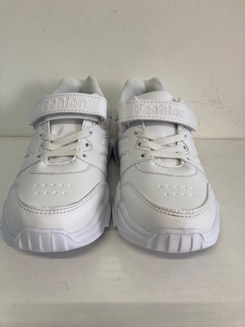 Children's place 2024 white shoes