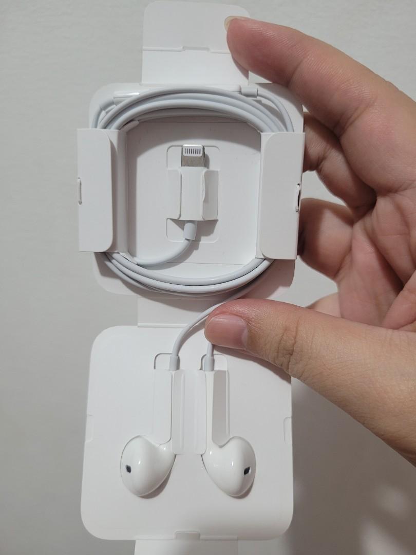 Apple Lightning Earphones Original, Audio, Earphones on Carousell