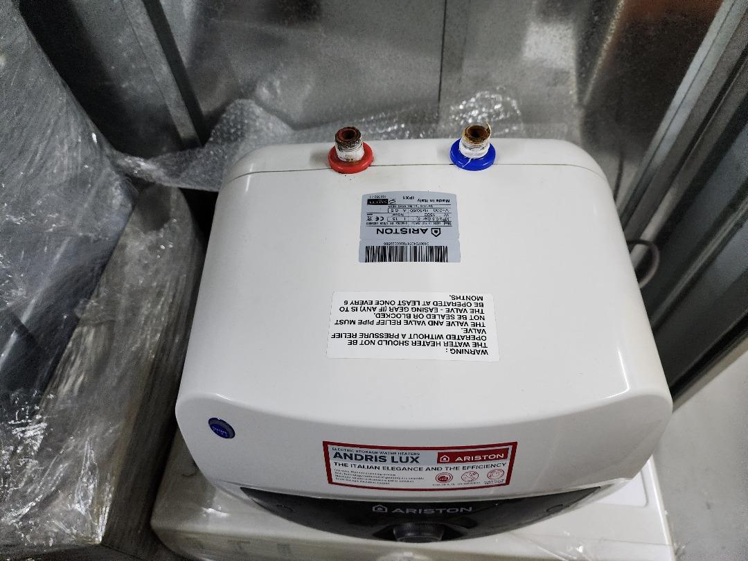 Ariston Water Heater 15Litre Capacity, TV & Home Appliances, Water