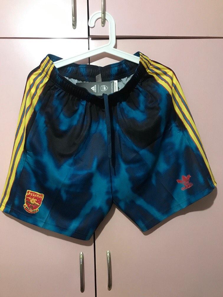 arsenal human race shorts