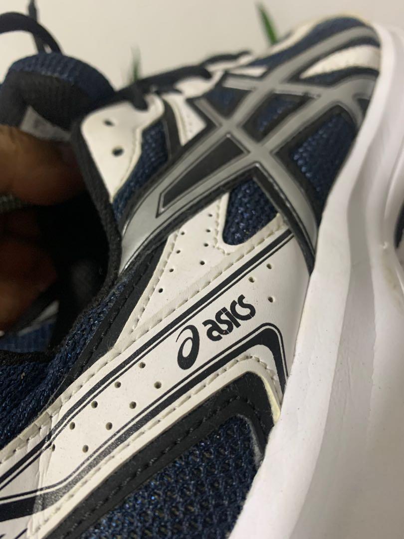 Asics jog 100 pure silver, Men's Fashion, Footwear, Sneakers on Carousell
