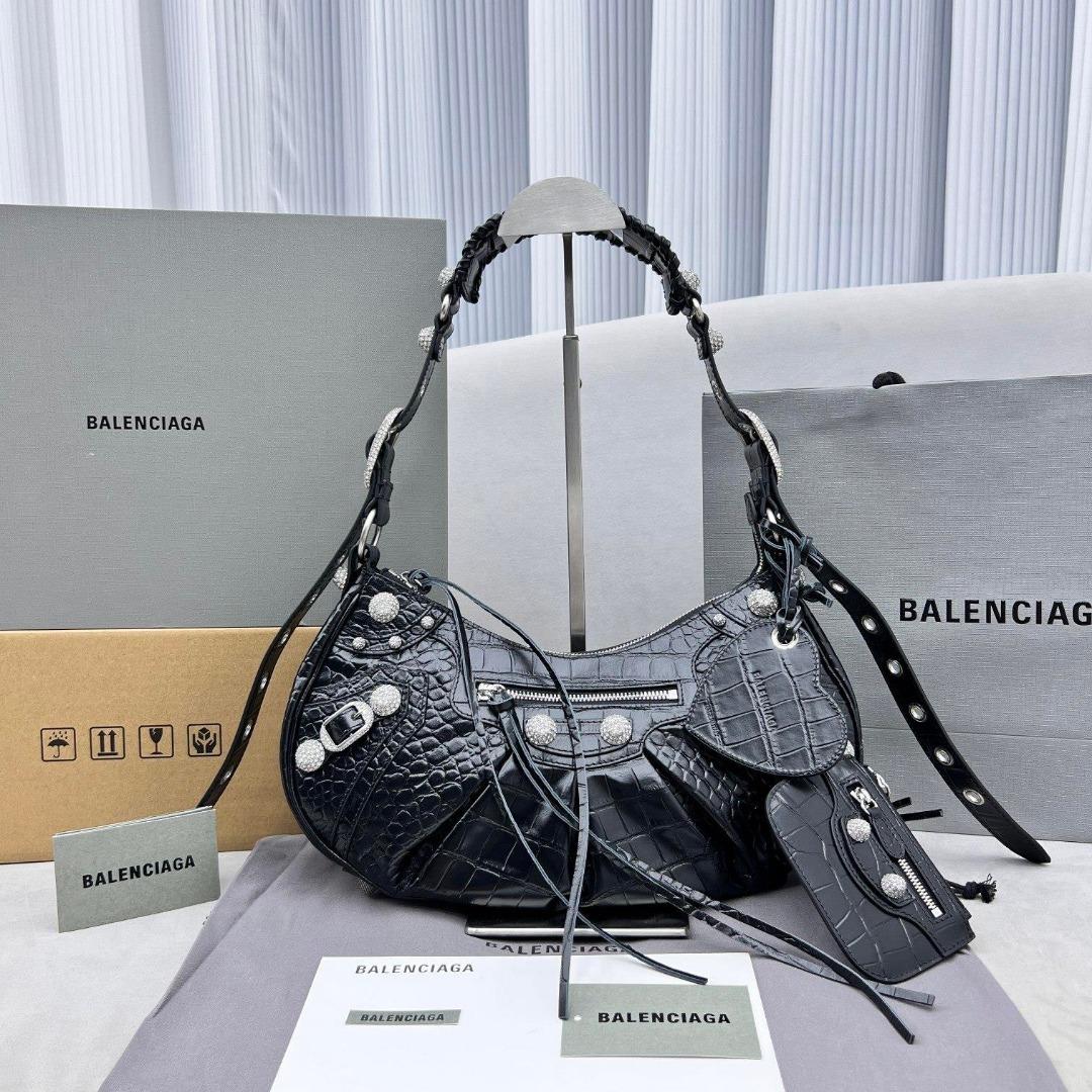 Balenciaga hotsell saddle bag