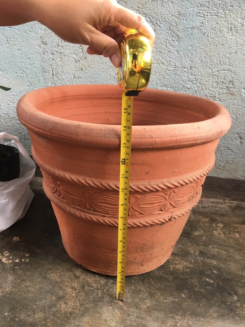 big clay pot, Furniture & Home Living, Gardening, Gardening Tools