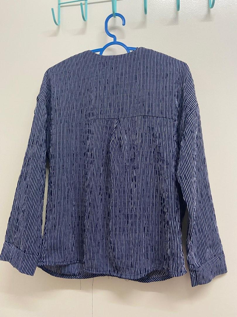 Blouse (Category: Blouses) located in Semenyih. Submitted by zwsofia (Listing ID 1191784739, Image 3). Description: Fit to S.