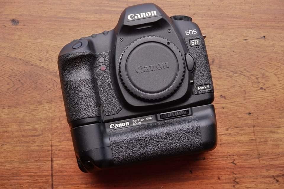 2 Khalia-Foto Meike Empuñadura de batería para Canon EOS 5d Mark II como BG-E6 