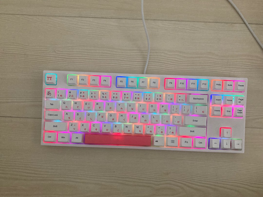 CHEAP TKL Custom Quiet Mechanical Keyboard with white keycaps, 電腦＆科技