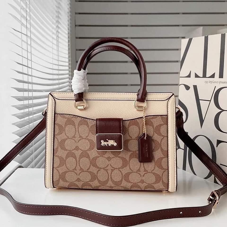 Coach Grace Carryall in Signature Canvas, Women's Fashion, Bags