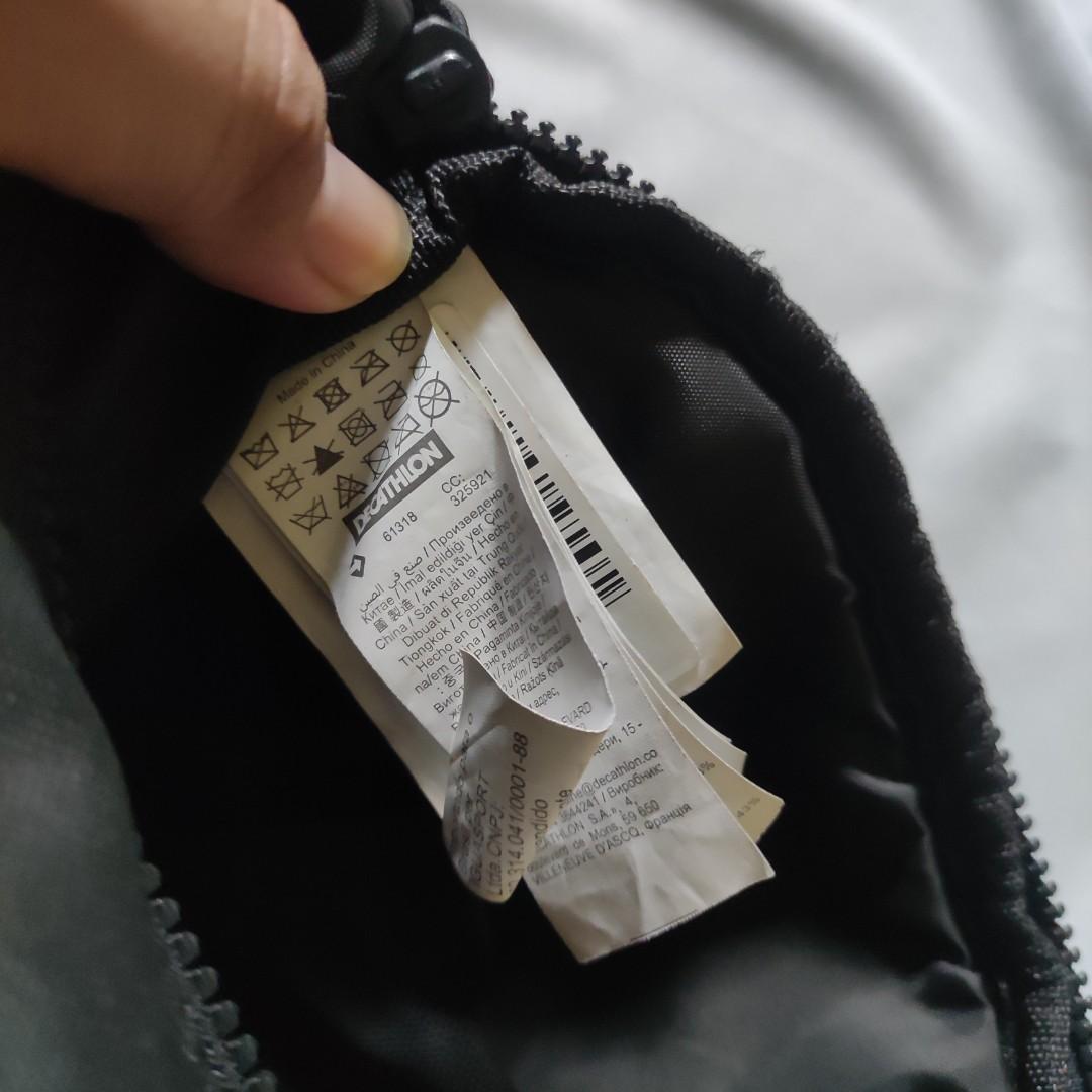 DECATHLON KALENJI RUNNING MESSENGER BAG BLACK ORIGINAL, Fesyen Pria