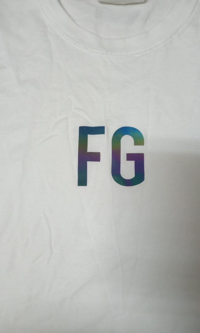 FEAR OF GOD MENS TSHIRT (Category: Tshirts & Polo Shirts ) located in Manila. Submitted by fashionista.22 (Listing ID 1191786746, Image 2). Description: original no issue good as new.