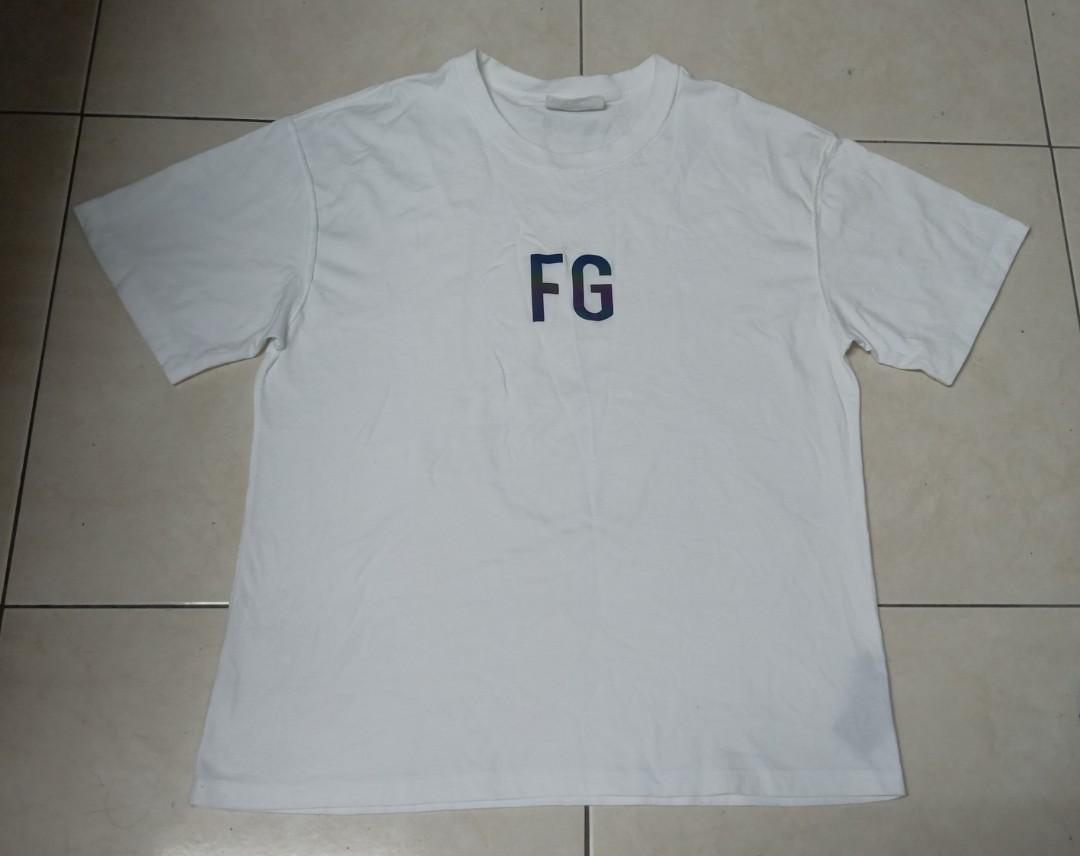 FEAR OF GOD MENS TSHIRT (Category: Tshirts & Polo Shirts ) located in Manila. Submitted by fashionista.22 (Listing ID 1191786746, Image 1). Description: original no issue good as new.