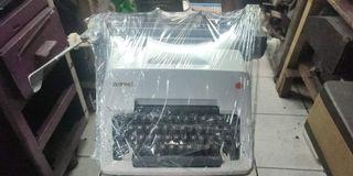 F/S: Olympia Typewriter