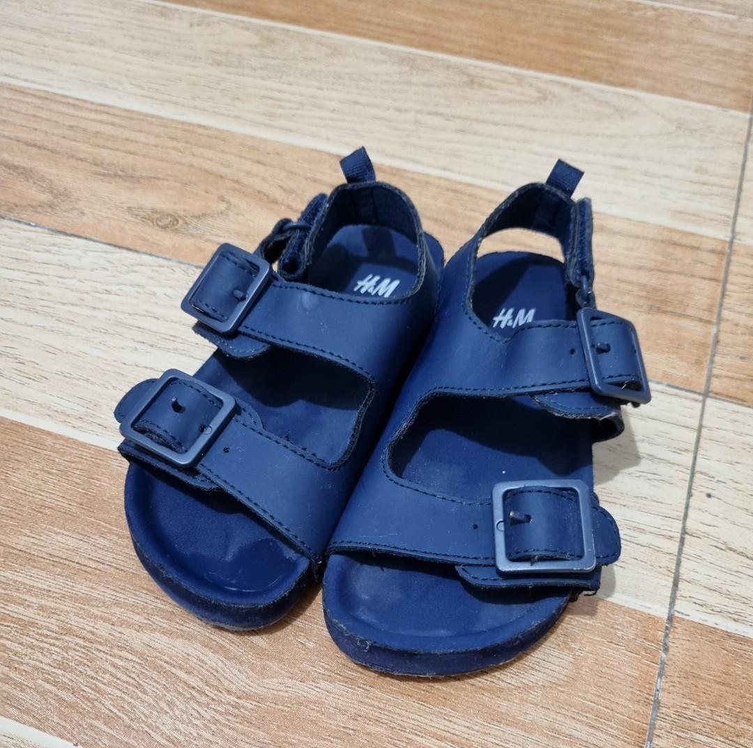 H&M kids sandals sz. 9.5 (Category: Babies & Kids Fashion) located in Quezon City. Submitted by keanexavier (Listing ID 1191784545, Image 1). Description: Twice used.