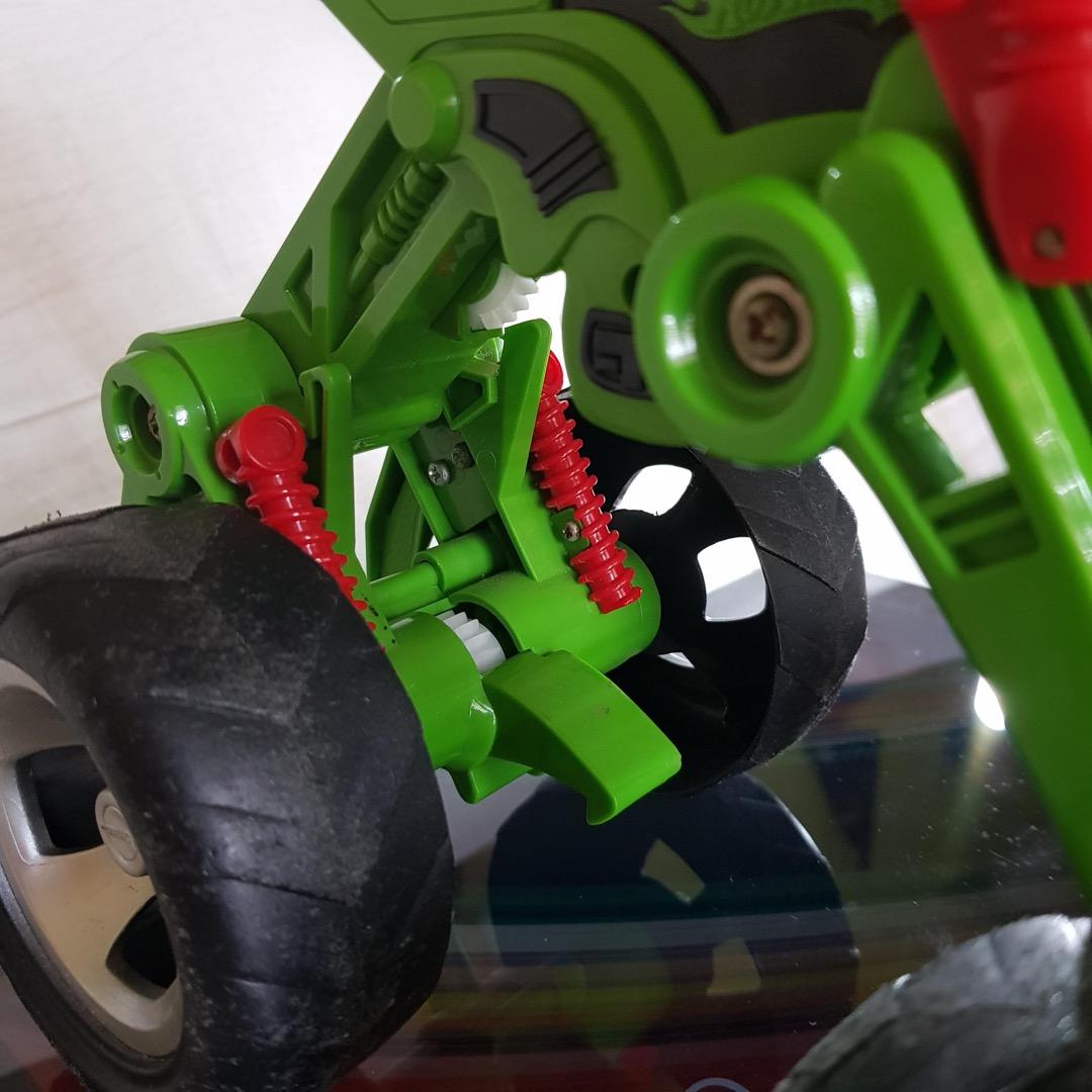 HOT WHEELS MONSTER JAM MEGA AIR JUMPER GRAVE DIGGER 30TH ANNIVERSARY