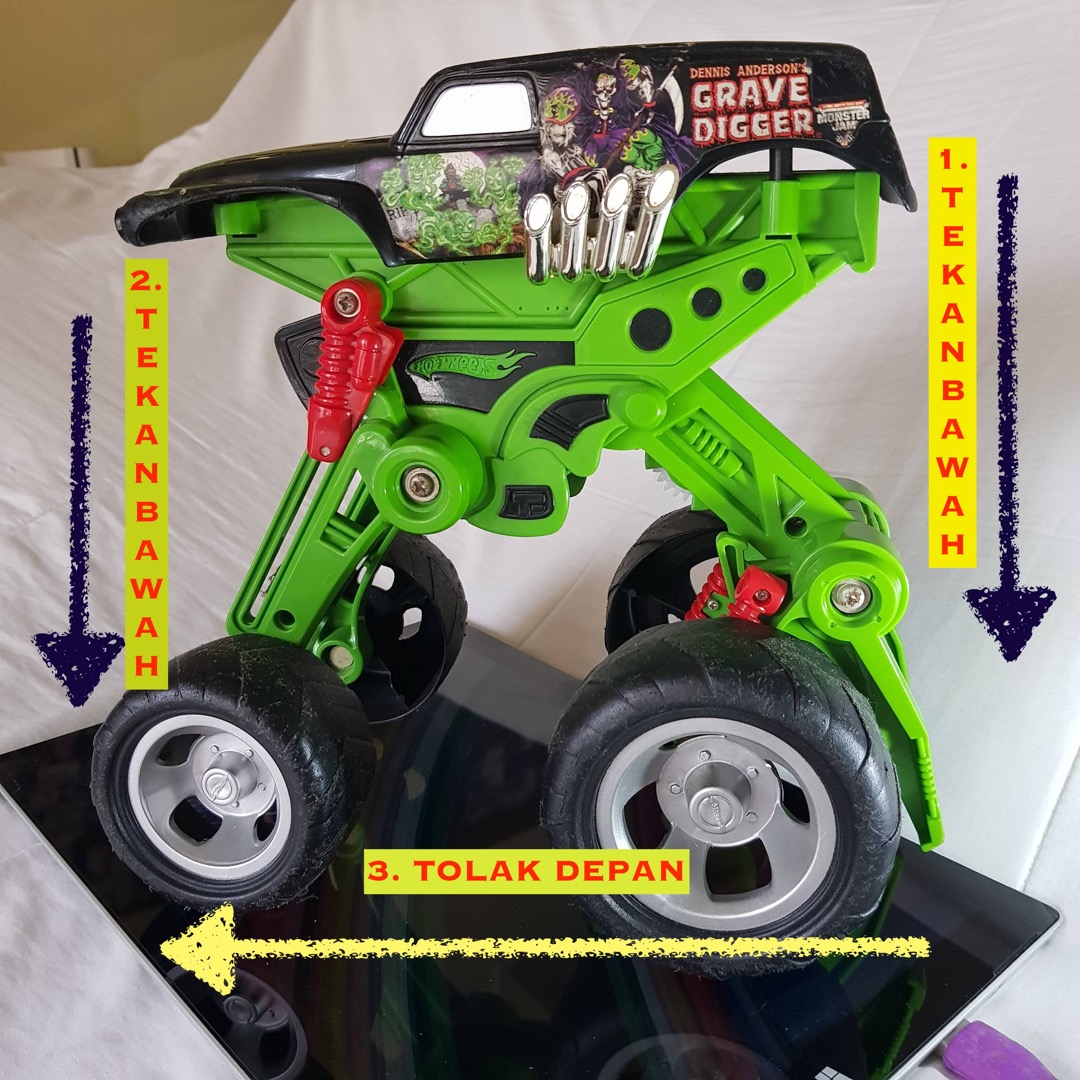 Hot wheels grave digger mega air jumper sale