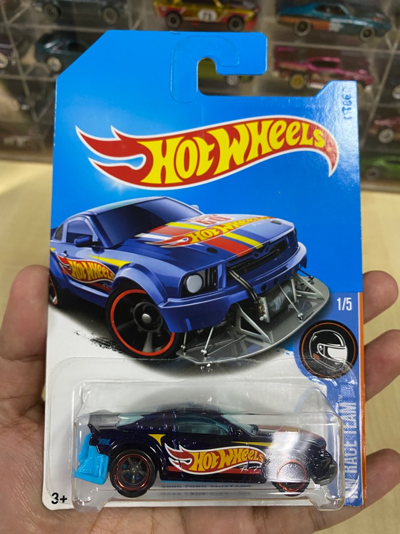 Hot wheels super store treasure hunt mustang