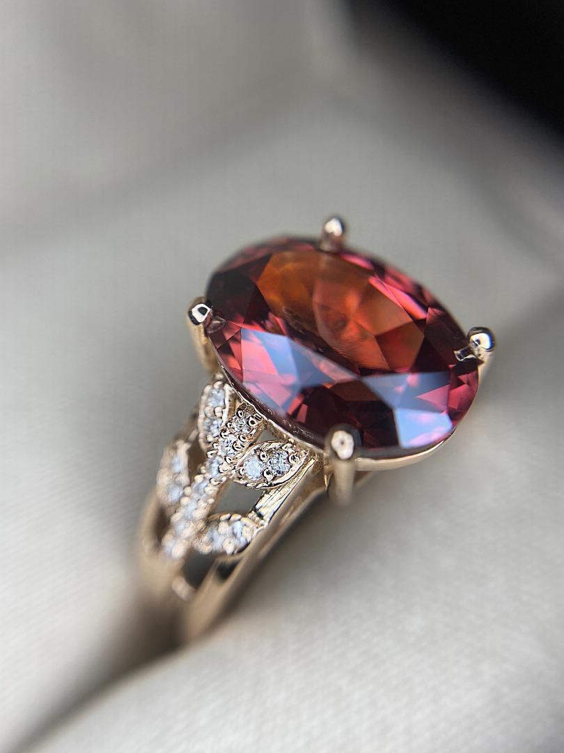 Red gemstone outlet ring