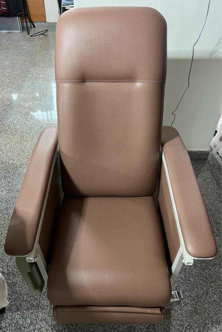 Manual Mobile Recliner Geriatric Chair with Tray, Health & Nutrition