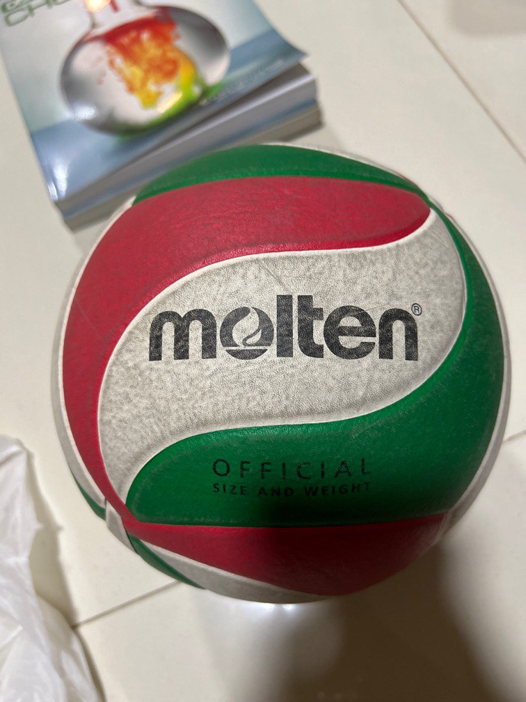 molten volleyball, Sports Equipment, Sports & Games, Racket & Ball