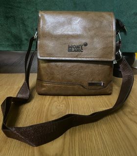 (Category: ) located in . Submitted by nora_wardrobe (Listing ID 1191760192, Image 1). Description: .