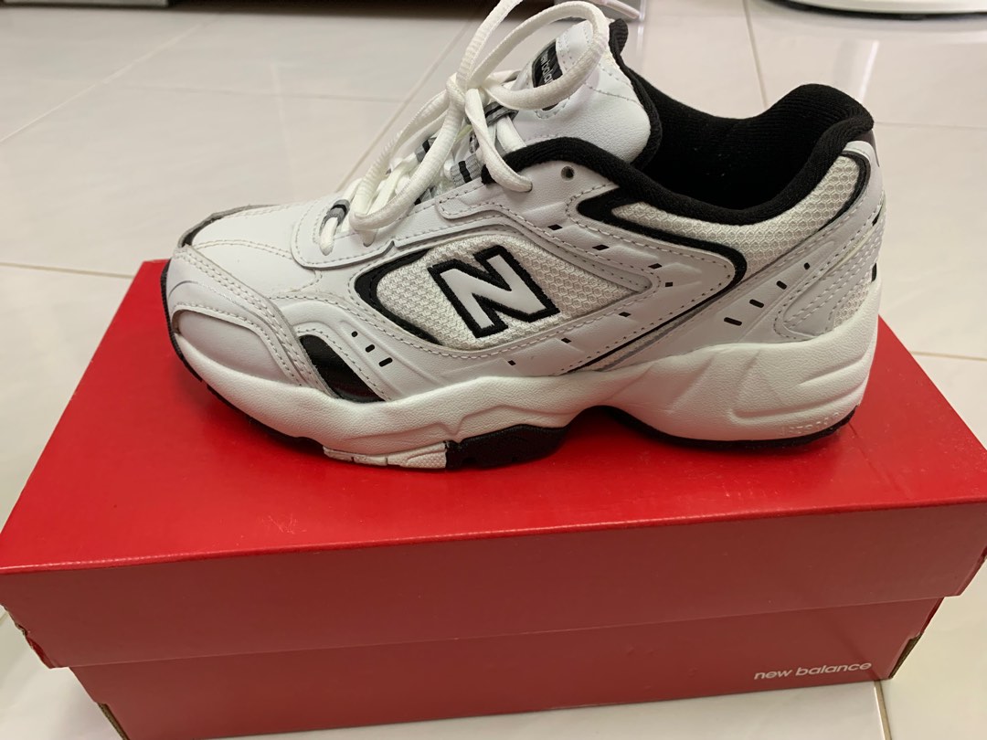 Nb 452 red 2025
