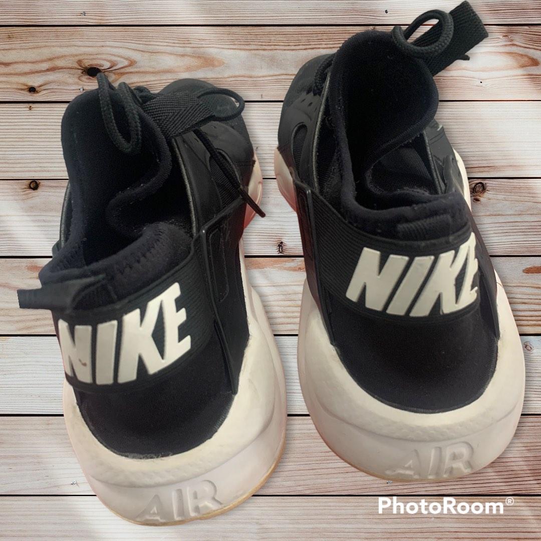 NIKE HUARACHE Fesyen Pria Sepatu Sneakers di Carousell
