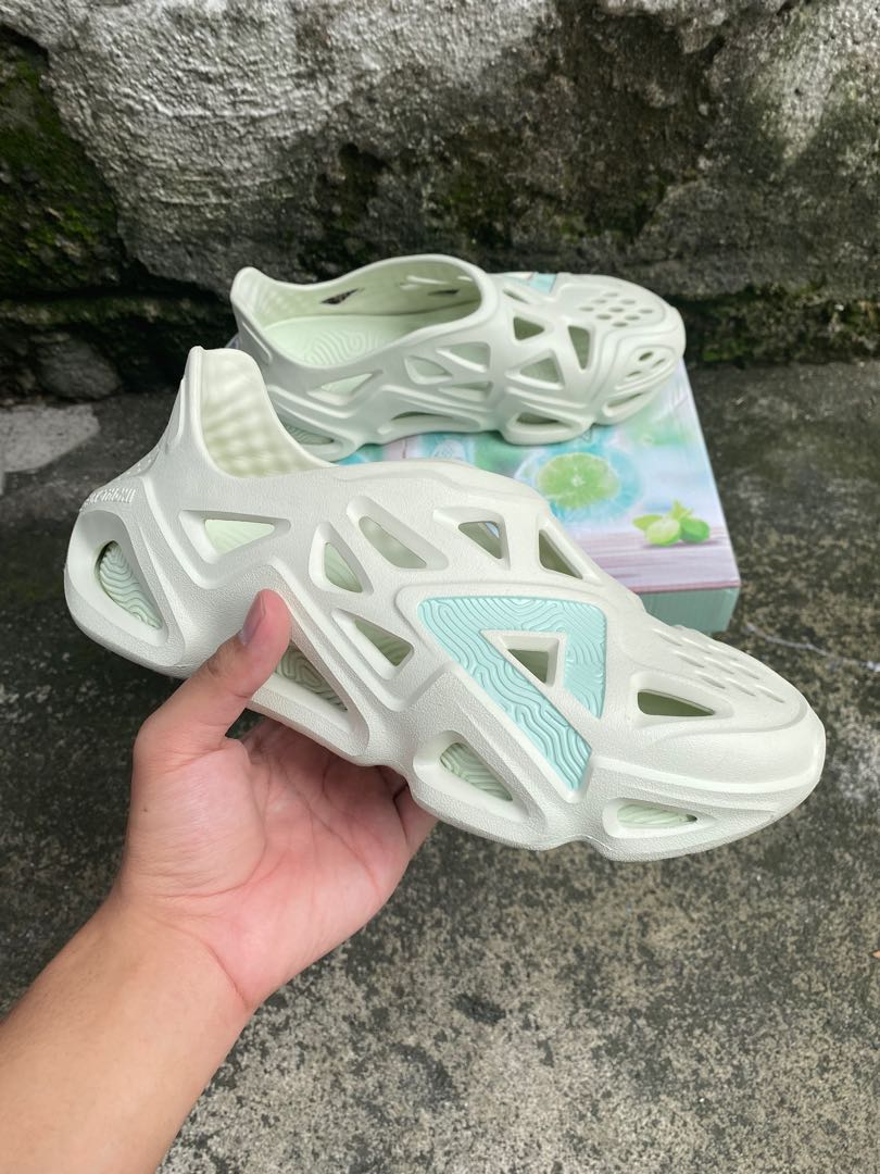 peak taichi foam runner, Women's Fashion, Footwear, Sneakers on Carousell