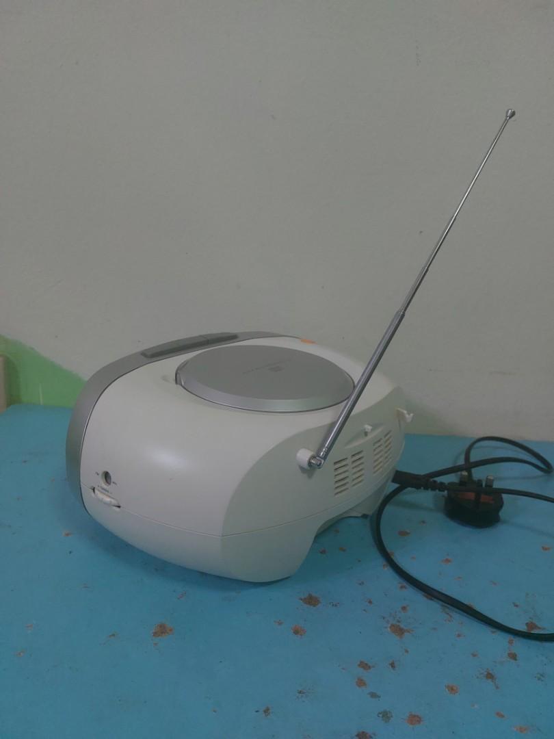 PHILIPS AZ127/12, Audio, Portable Music Players on Carousell