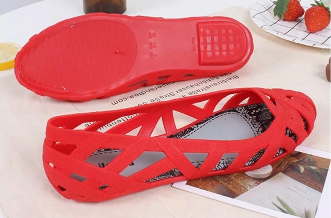 Red jelly sandals best sale womens