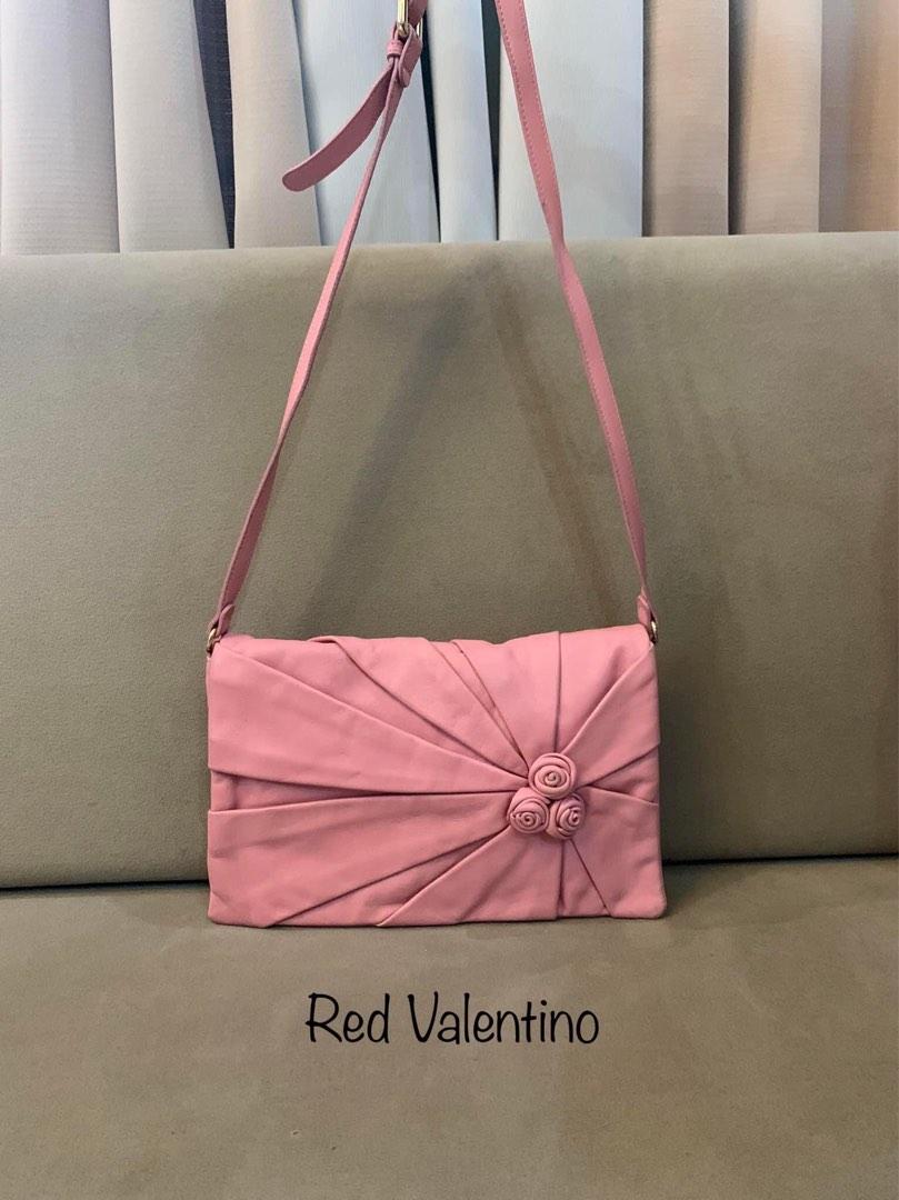 Red Valentino Leather Sling Bag (Category: Luxury Bags & Wallets) located in Paranaque City. Submitted by katlouieleandicho (Listing ID 1191675924, Image 2). Description: 💯Authentic #redvalentino Leather Sling Bag Made in Italy Rank A/AB Price : P4.3K.