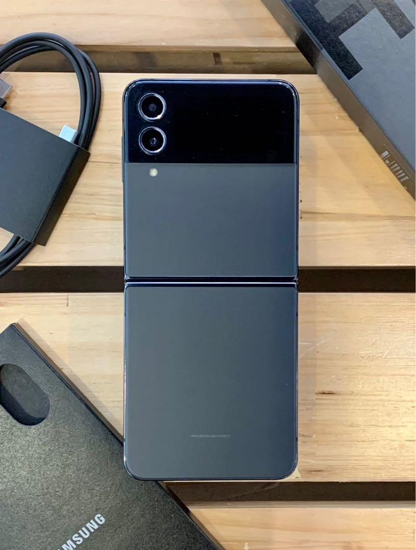 Samsung Z Flip 4 128GB Graphite, Mobile Phones & Gadgets, Mobile Phones